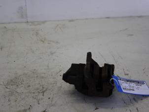Usados Pinza de freno derecha detrás Volvo S60 I (RS/HV) 2.4 20V 140 Precio de solicitud ofrecido por Gebr Opdam B.V.