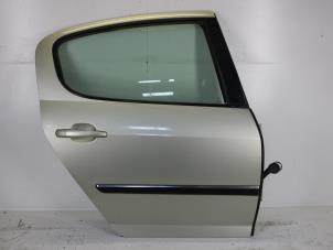 Gebrauchte Tür 4-türig rechts hinten Peugeot 407 (6D) 1.8 16V Preis € 100,00 Margenregelung angeboten von Gebr Opdam B.V.