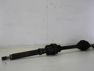 Used Front drive shaft, right Ford Mondeo III Wagon 2.0 16V Price € 35,00 Margin scheme offered by Gebr Opdam B.V.