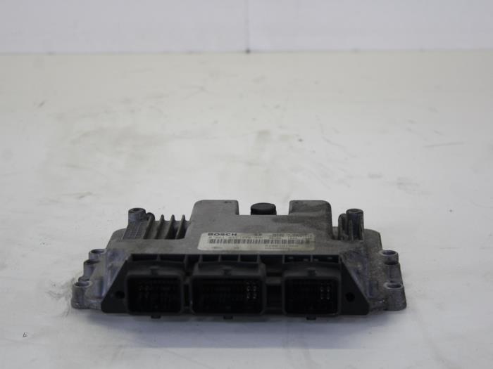 Used Engine management computer Renault Scénic II (JM) 1.9 dCi 115 Price on request offered by Gebr Opdam B.V.