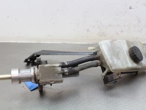 Używane Glówny cylinder hamulcowy Mercedes Vito (639.6) 2.2 109 CDI 16V Cena na żądanie oferowane przez Gebr Opdam B.V.