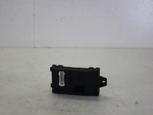 Used Central door locking module Renault Twingo (C06) 1.2 Price on request offered by Gebr Opdam B.V.