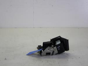 Used Front door lock mechanism 4-door, right BMW 5 serie Touring (E39) 528i 24V Price on request offered by Gebr Opdam B.V.