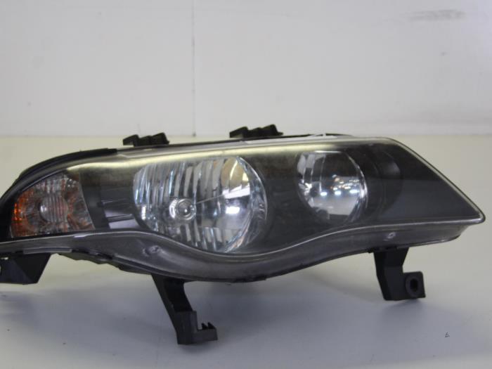 Używane Reflektor prawy MG ZS 1.8 16V 120 Cena € 64,00 Procedura marży oferowane przez Gebr Opdam B.V.
