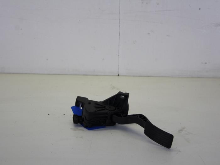 Gebrauchte Gaspedalposition Sensor Mitsubishi Colt (Z2/Z3) 1.5 16V CZ3 Preis auf Anfrage angeboten von Gebr Opdam B.V.