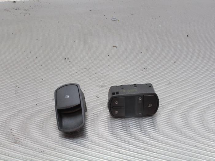 Usados Interruptor combinado de ventanillas Opel Corsa C (F08/68) 1.2 16V Twin Port Precio € 8,00 Norma de margen ofrecido por Gebr Opdam B.V.