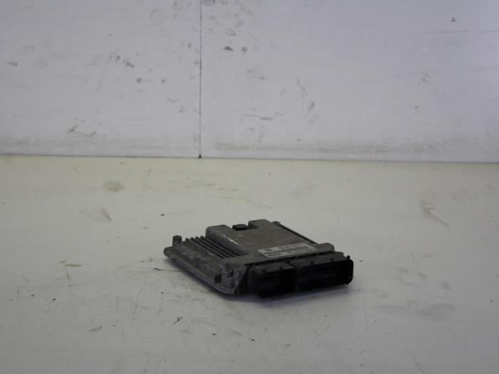 Used Engine management computer Volkswagen Golf V (1K1) 1.9 TDI Price € 128,00 Margin scheme offered by Gebr Opdam B.V.