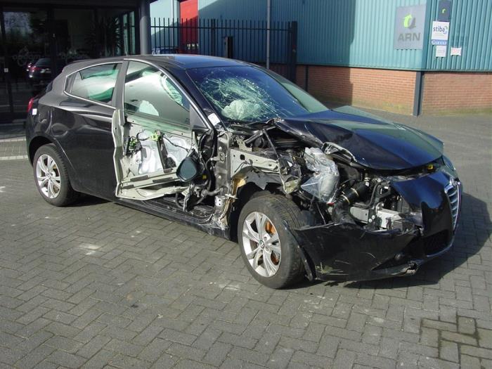 Usados Subchasis Alfa Romeo Giulietta (940) 1.6 JTDm 16V Precio € 128,00 Norma de margen ofrecido por Gebr Opdam B.V.