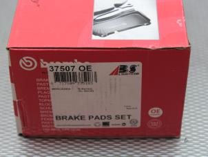 Used Front brake pad Mercedes E-Klasse Price on request offered by Gebr Opdam B.V.