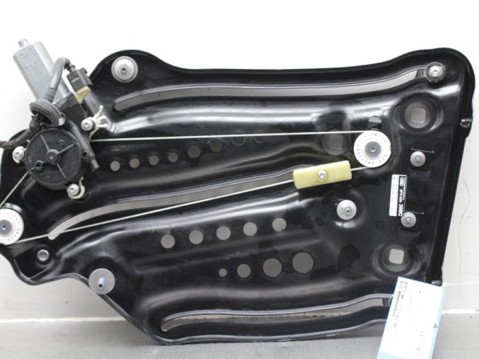 Right Rear Side Window Assembly Rear window mechanisms 2-door, right with part number 000 stock