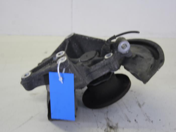 Wheel hub spindle