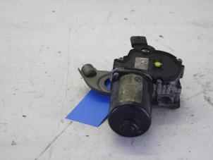 Used Front wiper motor BMW 3 serie (F30) 320d 2.0 16V EfficientDynamicsEdition Price on request offered by Gebr Opdam B.V.