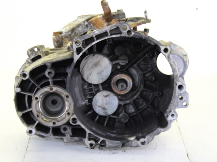 Usagé Boîte de vitesse Volkswagen Passat Variant (3C5) 2.0 TDI 140 Prix € 255,00 Règlement à la marge proposé par Gebr Opdam B.V.