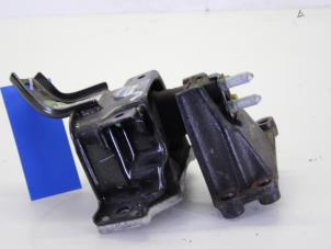 Used Gearbox mount Hyundai i10 (B5) 1.0 12V Price on request offered by Gebr Opdam B.V.
