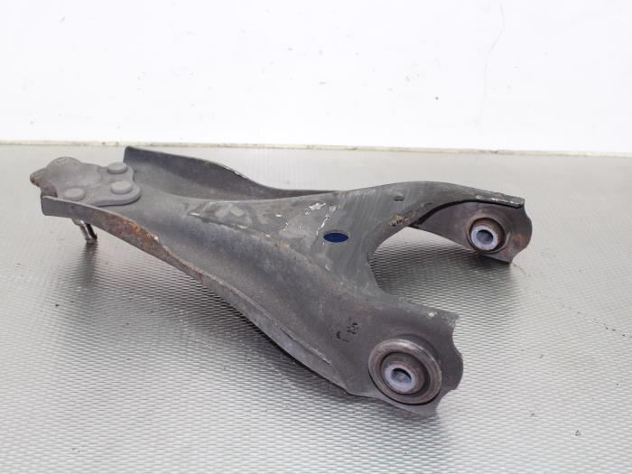 Front lower wishbone, left from a Dacia Duster (HS) 1.5 dCi 2010