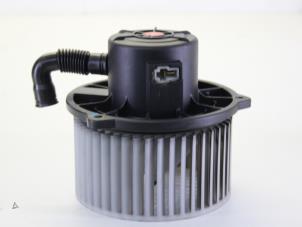 Usados Motor de ventilador de calefactor Hyundai Matrix 1.6 16V Precio € 30,00 Norma de margen ofrecido por Gebr Opdam B.V.