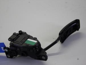 Used Throttle pedal position sensor Opel Movano Combi 2.2 DTI Price on request offered by Gebr Opdam B.V.