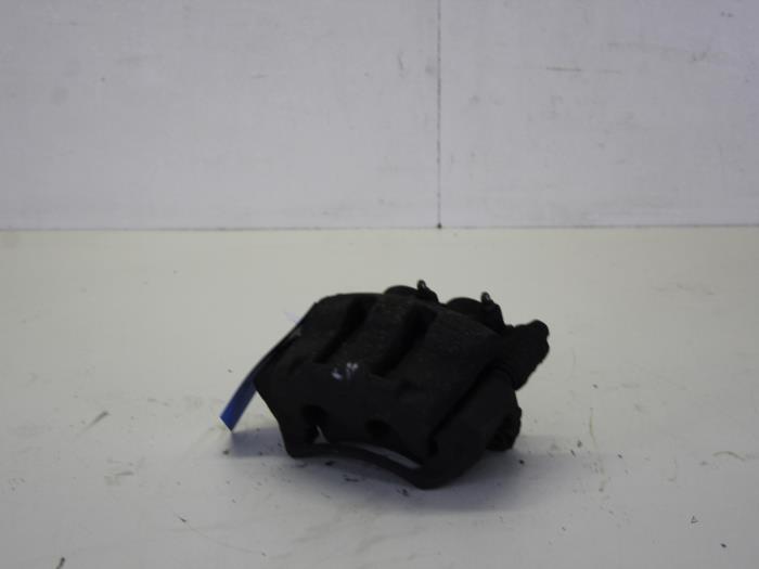 Front brake calliper, left from a Opel Movano Combi 2.2 DTI 2001
