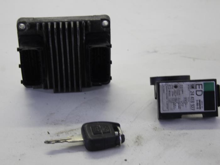 Used Engine management computer Opel Astra G (F70) 1.7 DTI 16V Eco4 Price € 42,00 Margin scheme offered by Gebr Opdam B.V.