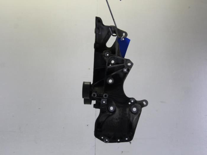 Usagé Support dynamo bas Renault Scénic I (JA) 1.6 16V Prix sur demande proposé par Gebr Opdam B.V.