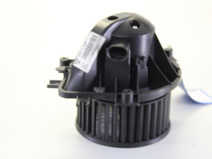 Heating and ventilation fan motor from a MINI Mini One/Cooper (R50) 1.6 16V Cooper 2006