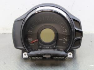Usagé Compteur kilométrique KM Peugeot 108 1.0 12V Prix € 50,00 Règlement à la marge proposé par Gebr Opdam B.V.