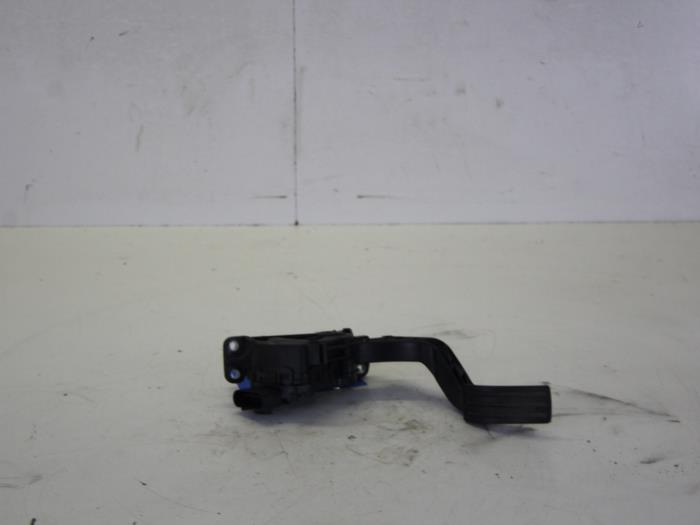 Begagnade Gaspedalsensor Ford Fiesta 5 (JD/JH) 1.4 16V Pris på förfrågan erbjuds av Gebr Opdam B.V.