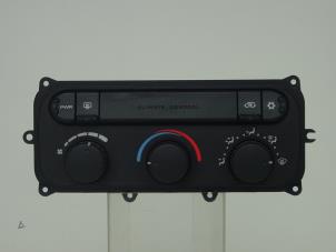 Używane Panel sterowania nagrzewnicy Dodge Ram Van 2.5 CRD Cena na żądanie oferowane przez Gebr Opdam B.V.