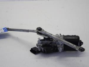 Used Front wiper motor Renault Megane III Grandtour (KZ) 1.5 dCi 110 Price on request offered by Gebr Opdam B.V.