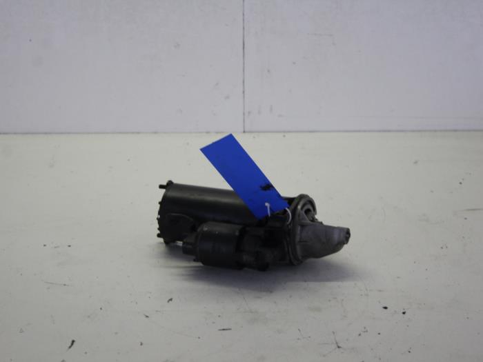 Begagnade Startmotor Ssang Yong Musso EX 3.2 24V Autom. Pris € 25,00 Marginaltabell erbjuds av Gebr Opdam B.V.
