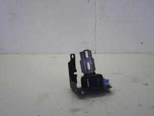 Used Gearbox mount Peugeot 207 SW (WE/WU) 1.4 16V Vti Price on request offered by Gebr Opdam B.V.