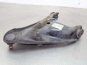 Used Front lower wishbone, right Dacia Lodgy (JS) 1.6 Price on request offered by Gebr Opdam B.V.