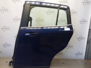 Używane Drzwi lewe tylne wersja 4-drzwiowa Ford B-Max (JK8) 1.6 TDCi 95 Cena € 250,00 Procedura marży oferowane przez Gebr Opdam B.V.