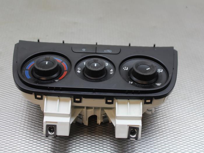 Panel de control de calefacción de un Opel Combo 1.3 CDTI 16V ecoFlex 2013