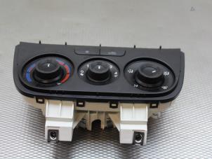 Usados Panel de control de calefacción Opel Combo 1.3 CDTI 16V ecoFlex Precio € 40,00 Norma de margen ofrecido por Gebr Opdam B.V.