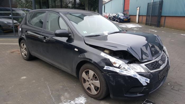 Usagé Boîte de vitesse Kia Cee'd (EDB5) 1.6 CRDi 16V Prix € 212,00 Règlement à la marge proposé par Gebr Opdam B.V.