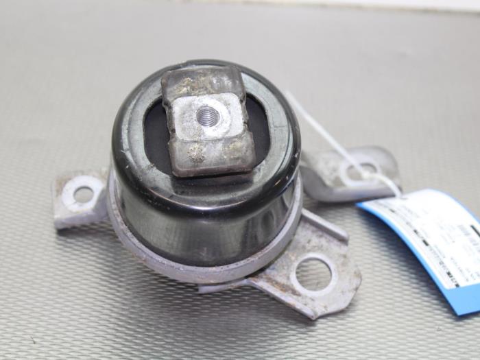Used Engine mount Volvo V60 I (FW/GW) 2.0 D3 20V Price on request offered by Gebr Opdam B.V.