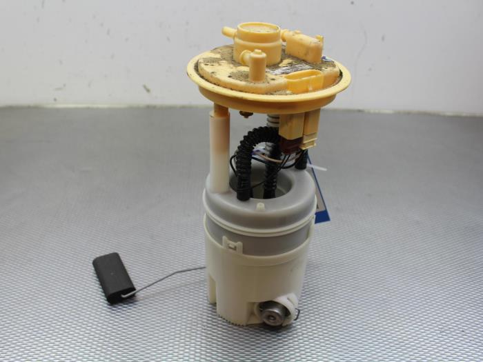 Begagnade Bensinpump Mitsubishi Colt (Z2/Z3) 1.1 12V Pris € 38,00 Marginaltabell erbjuds av Gebr Opdam B.V.