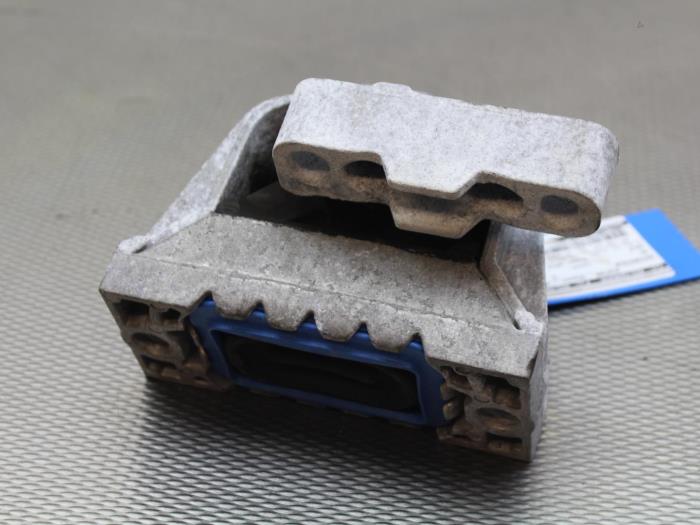 Used Engine mount Volkswagen Golf VI (5K1) 2.0 GTI 16V Price € 42,00 Margin scheme offered by Gebr Opdam B.V.
