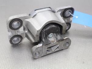Used Gearbox mount Volvo XC70 (BZ) 3.0 T6 24V AWD Price on request offered by Gebr Opdam B.V.