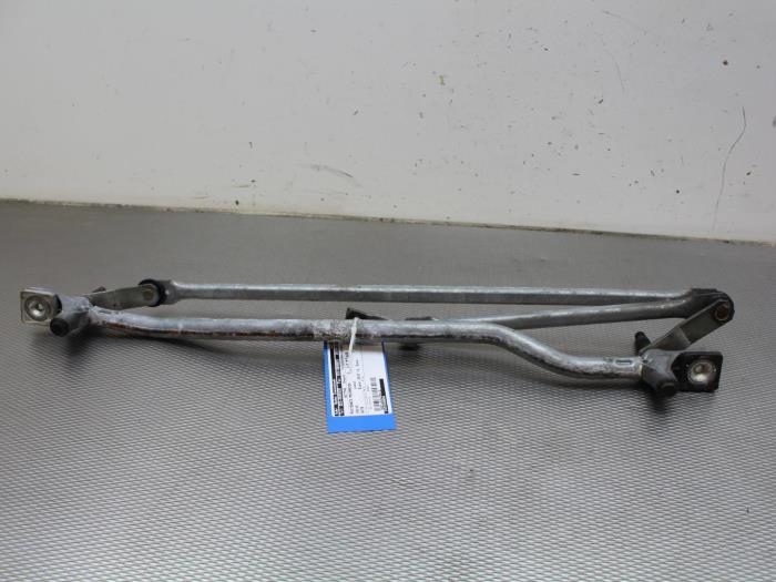 Wiper mechanism from a Volvo XC70 (BZ) 3.0 T6 24V AWD 2010