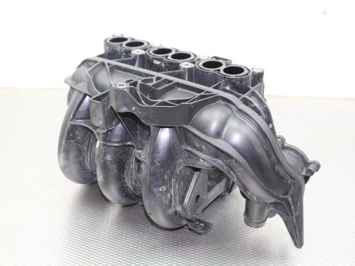Używane Kolektor dolotowy Ford Fiesta 6 (JA8) 1.0 Ti-VCT 12V 65 Cena na żądanie oferowane przez Gebr Opdam B.V.
