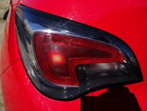 Używane Tylne swiatlo pozycyjne lewe Opel Adam Cena € 60,00 Procedura marży oferowane przez Automaterialen Ronald Morien B.V.