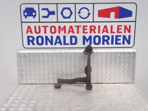 Used Front upper wishbone, right Volkswagen Transporter/Caravelle T4 2.5 TDI Price € 49,00 Margin scheme offered by Automaterialen Ronald Morien B.V.