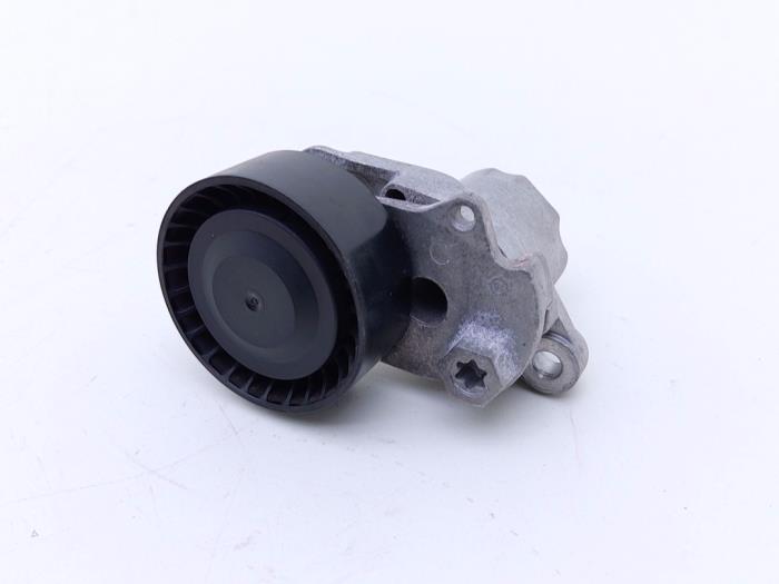 Usados Tensor correa múltiple Volkswagen Scirocco (137/13AD) 1.4 TSI BlueMotion Technology 125 16V Precio € 15,00 Norma de margen ofrecido por Automaterialen Ronald Morien B.V.