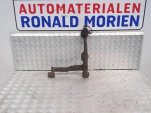 Usagé Bras de suspension haut avant droit Volkswagen Transporter/Caravelle T4 2.5 TDI Prix € 50,00 Règlement à la marge proposé par Automaterialen Ronald Morien B.V.