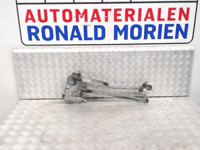 Wiper motor + mechanism from a Ford Fiesta 6 (JA8) 1.25 16V 2012