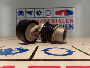 Spanrolle multiriem van een Renault Captur I (2R) 1.2 TCE 16V EDC 2017