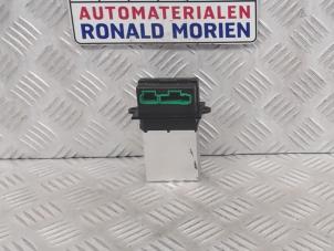 Używane Opornik nagrzewnicy Peugeot 207/207+ (WA/WC/WM) 1.6 HDi 16V Cena € 25,00 Procedura marży oferowane przez Automaterialen Ronald Morien B.V.