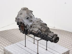 Używane Skrzynia biegów Audi S4 (B7) 4.2 V8 40_ Cena € 1.250,00 Procedura marży oferowane przez Automaterialen Ronald Morien B.V.